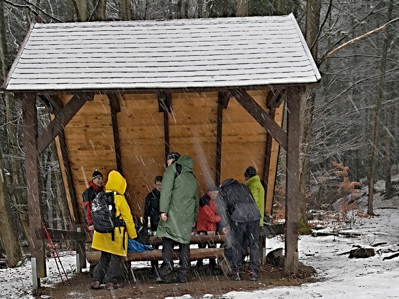 ...zastávka s úkrytem...