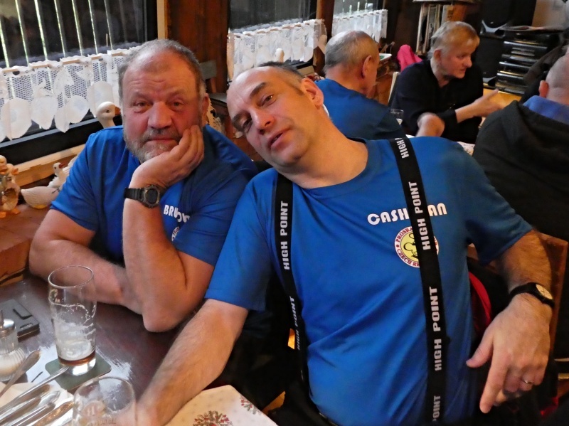 41..DUO HUDEBNÍKŮ V CÍLI...