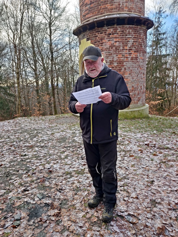 05 ...PROJEV GEORGEHO K ZÁZRAČNÉ ČERVENÉ ŠŇŮRCE...